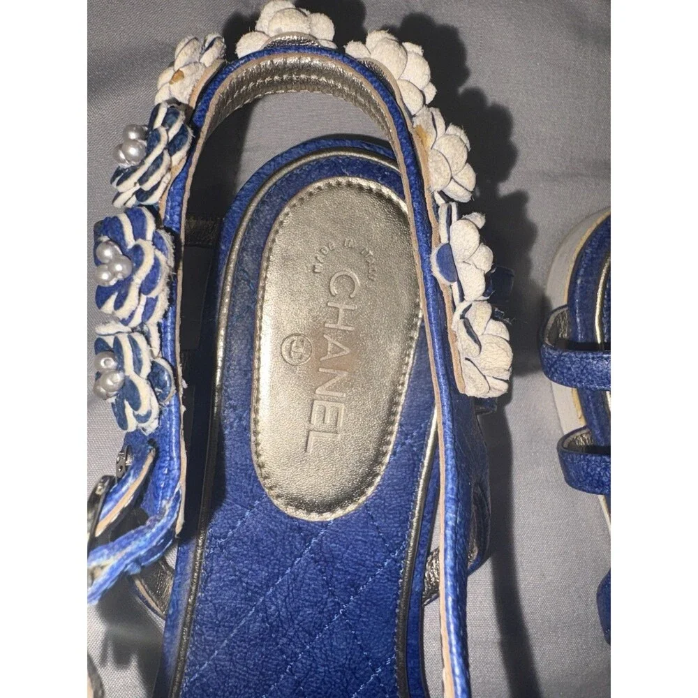 Chanel T Strap Blue Floral Embellished Sandals Sz 39 8.5 US
